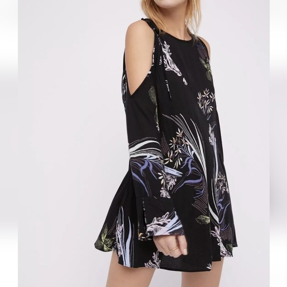 Free People Clear Skies Open Shoulder Printed Tunic in Black/Multi-Size XS - Picture 3 of 12